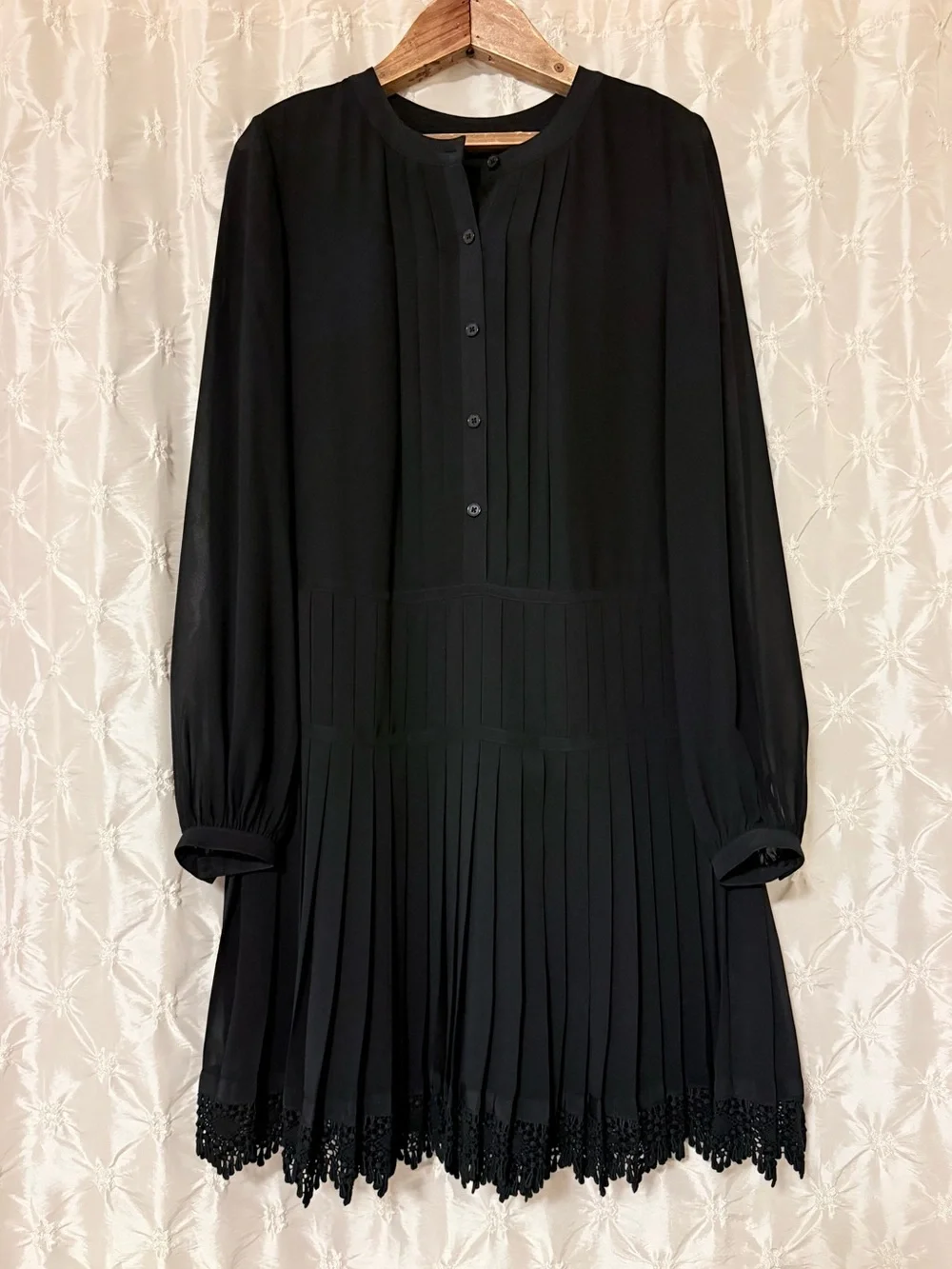 Tory Burch Black Sydney Pleated Shift Mini Dress Lace Hem Long Sleeve LBD Size 2